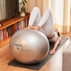 Bola de Pilates - Cinza - 65cm - Foto 3